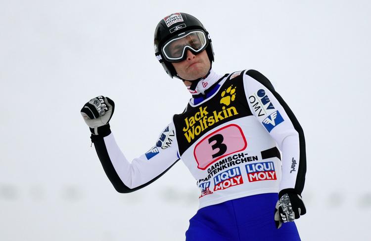Østrigeren Wolfgang Loitzl vandt det traditionsrige nytårshop i Garmisch-Partenkirchen. 