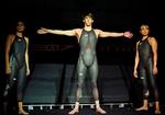 Efter Michael Phelps flankeret af Natalie Coughlin og Amanda Beard 12. februar præsenterede Speedos LZR Racer-svømmedragt er det gået stærkt, meget stærkt, i svømmebassinerne verden over. 