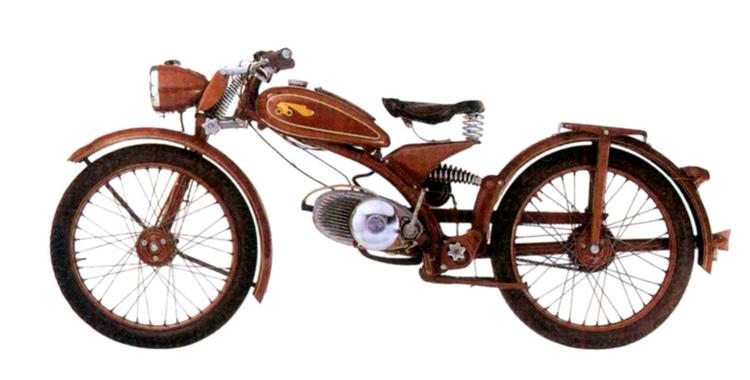 Enarmet. Tyske Riedels minimalkonstruktion fra 1949 med dråbeformet motor og tank, kun en arm for og en bag til at bære hjulene og udstødningsrøret indbygget i bagarmen, er måske udstillingens smukkeste maskine. Foto: Kunstindustrimuseet 