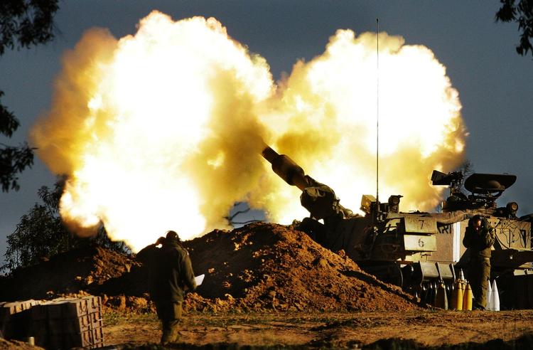 Foreløbig fortsætter bombardementerne. Hvis Israel går ind i Gaza By, vil dødstallene stige drastisk. 