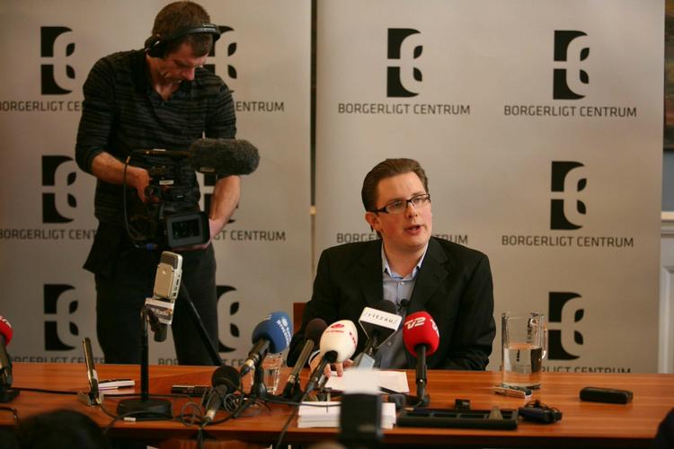 Simon Emil Ammitzbøll på dagens pressemøde. 