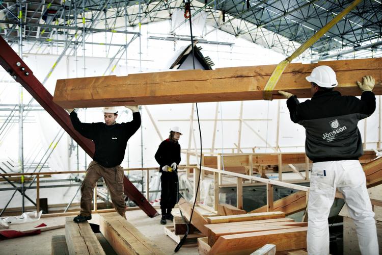 Statens penge bør sendes til byggeprojekter som fx renovering af landets skoler, mener de fleste danskere. Arkivfoto. 