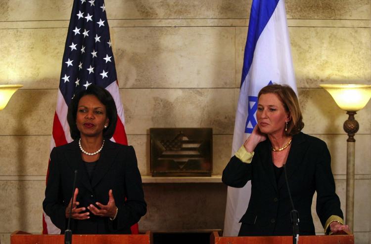 USA's udenrigsminister Condoleeza Rice (tv) med sin israelske kollega, Tzipi Livni. 