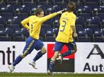 Morten 'Duncan' Rasmussen ligger nummer 4 på topscorerlisten i Superligaen med syv mål. Her fejrer han sit mål mod Vejle i Brøndbys 2-0-sejr i november. 