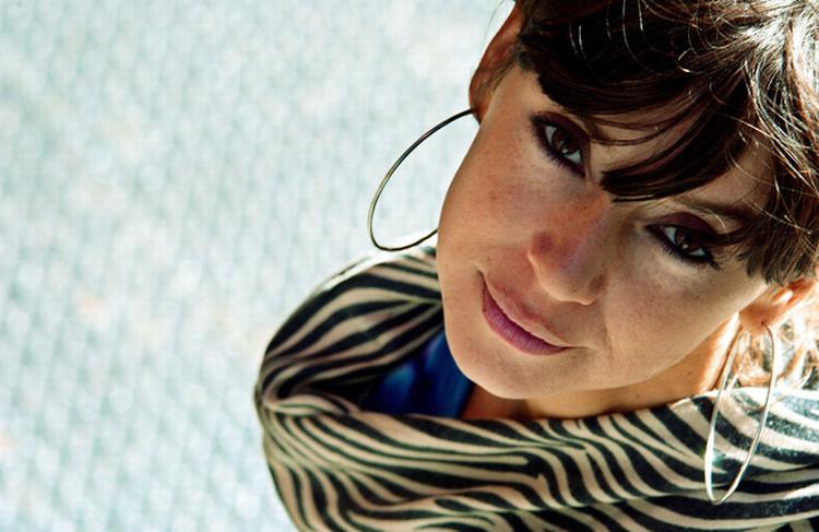 Cat Power alias Chan Marschall har ikke blot lagt afstand til sit heftige misbrugsliv, men også det sidste år koncentreret sig om at fortolke evergreens til ukendelighed. 