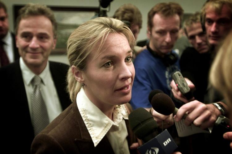 Spørgsmålet om støtte til politiske partier har fået debatten på politiken.dk til at gløde. På billedet den konservative Lene Espersen, som tidligere har afvist, at der er en sammenhæng mellem partiets politik og støtten fra erhvervslivet (arkivfoto). 