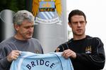 Mark Hughes måtte sidste uge slippe 10 millioner pund for Chelsea-reserven  Wayne Bridge. 