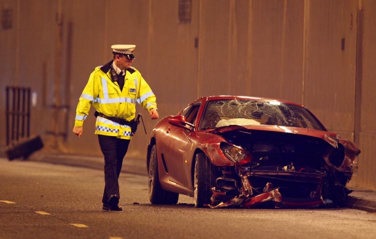 Sådan så Ronaldos Ferrari ud efter uheldet. 