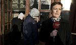Tilhørere forlader under stor medieopmærksomhed byretten efter dommen kort før jul. 