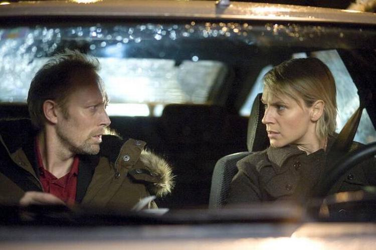 Filmatiseringen af romanen 'Flygtningen' har luget ud I alt hvad der havde potentiale til en vigtig film om flygtningeparagraffer og presseetik. 