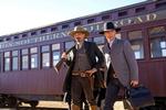 Ed Harris har instrueret sig selv og Viggo Mortensen (tv) og resten af holdet i 'Appaloosa', der sætter nye farver på western- paletten.  Foto fra filmen 