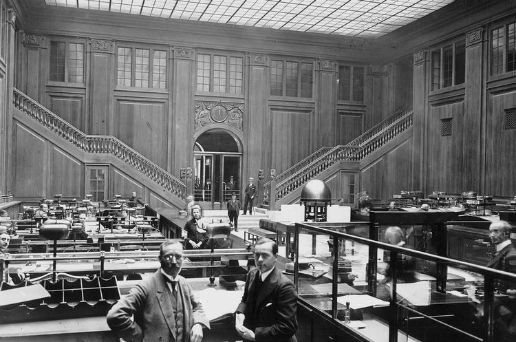 Sådan så Den Danske Andelsbank på Vesterbrogade i København ud i 1925. 