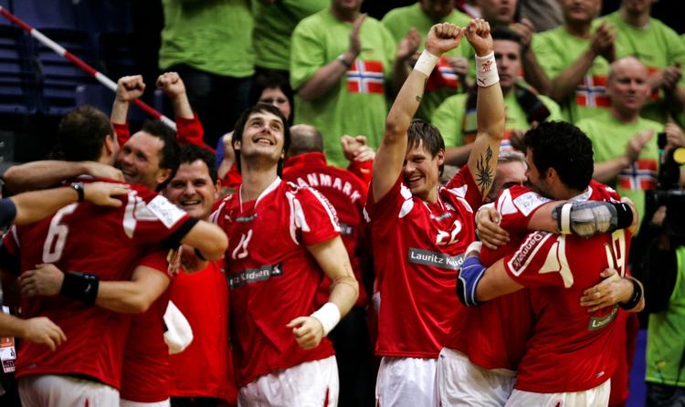 Guldrusen fra EM er afløst af lønkonflikt mellem forbund og spillere. 