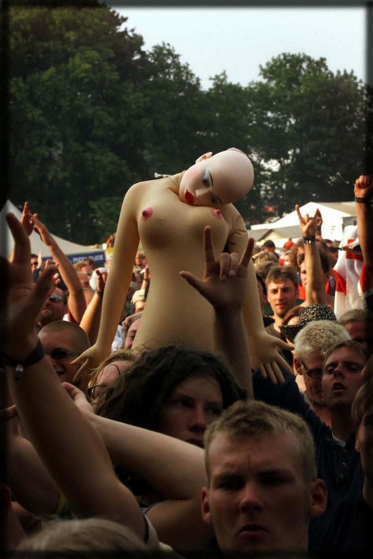 Det er ikke kun i Australien, sexdukker kan købes. Denne her var med på en tidligere Midtfynsfestival. 