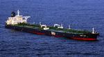 Så sejler den igen. Den saudisk-ejede supertanker 'Sirius Star' blev fredag frigivet af somaliske pirater. Nu er fem af dem druknet  med en del af løsesummen. 