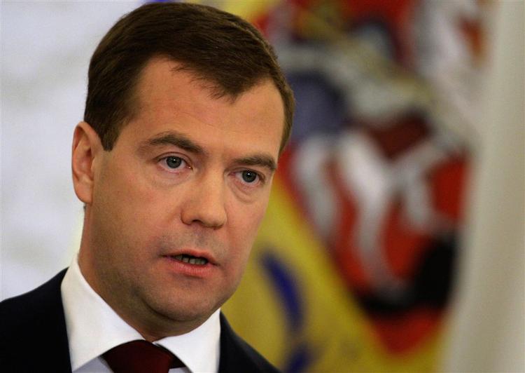 »Vi er nødt til at erklære dokumentet for ugyldigt. . . Og det vil ikke blive ført ud i livet, før uklarheder er fjernet eller kaldt tilbage af den ukrainske side«, siger Medvedev om gasaftalen. 