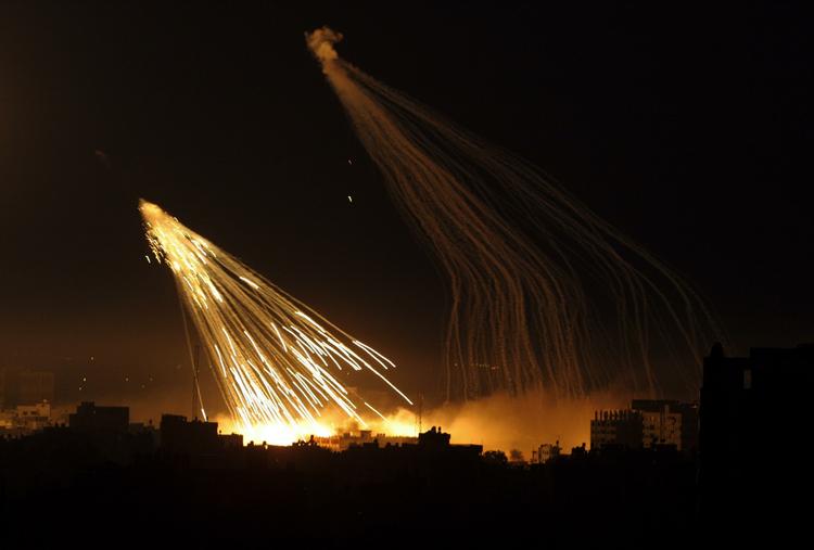 En række biskopper har kritiseret Israels angreb på en danskstøttet lægeklinik i Gaza. 