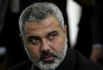 Den palæstinensiske premierminister, Hamas-leder Ismail Haniyeh, nægter at bøje sig for Israel. Om Gud vil er vi tættere på sejr, siger han i dag. 