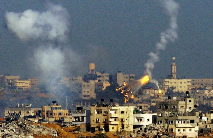 Danskerne er delt på spørgsmålet om sympati og ansvar for konflikten i Gazastriben. Men sympatien er lidt større for israelerne end for palæstinenserne. 