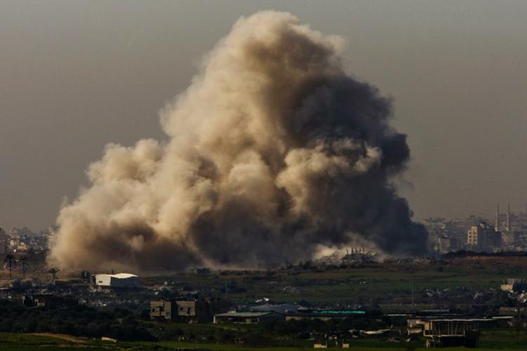 Gaza er under beskydning for 19. dag i træk. 