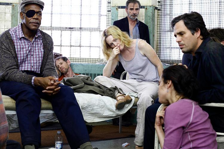 Med 'Blindness' lykkes det ikke rigtig at løfte den indbyggede selvmodsigelse: at visualisere 'en fortælling om blindhed'. Foto fra filmen 