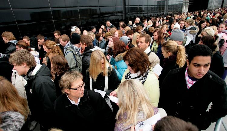 Et udpluk af de mange håbefulde deltagere til audition i DR Byen. Kun hver tiende af dem slipper ind til de 'rigtige dommere', og mange af dem er ikke engang gode sangere. Arkivfoto. 