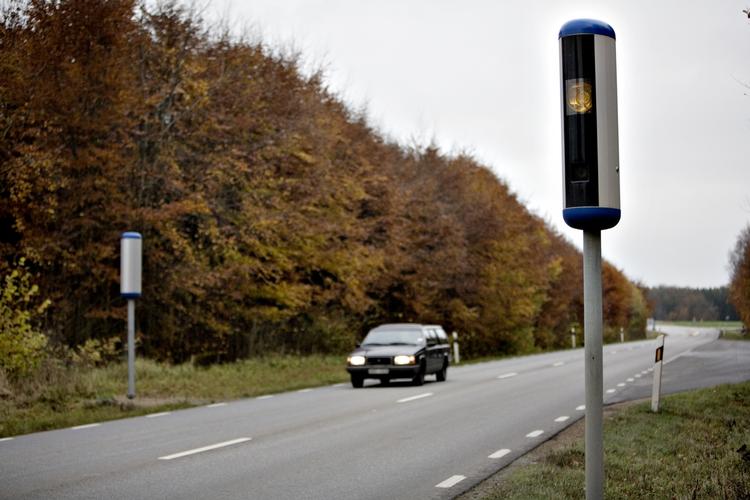 Bilisterne har allerede sat farten ned på grund af den nye stærekasse, vurderer politiet. 