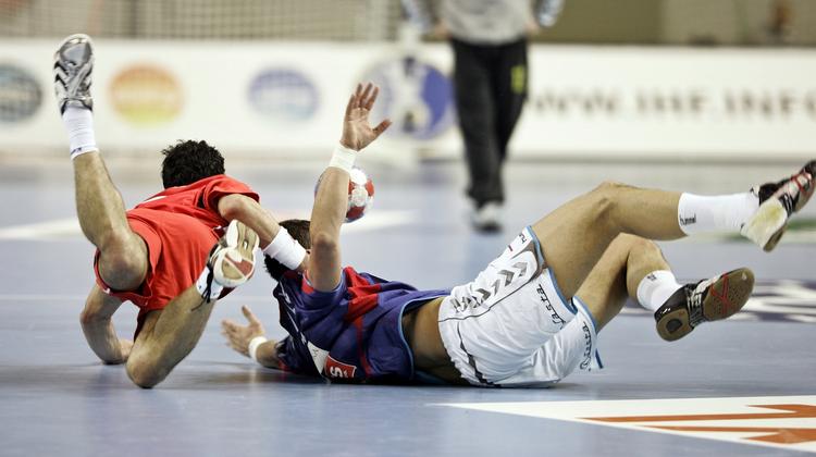 Tumult i Porec, hvor Serbien vandt 30-22 over Egypten. 