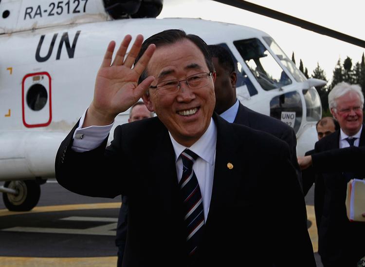 FN's generalsekretær Ban Ki-moon ankom lørdag til Libanons hovedstad Beirut, hvor han hilste på FN-soldater fra sit hjemland Sydkorea. 