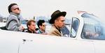 The Clash kørte fra Manhattan ud til Shea Stadium i en hvid Cadillac convertible, hvor fans som David Bowie og Andy Warhol ventede. 