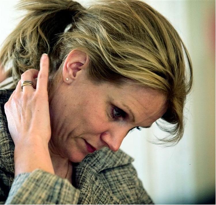 Helle Thorning-Schmidt har ikke vundet vælgere på sit forslag om at skære i bankdirektørernes løn (arkivfoto). 