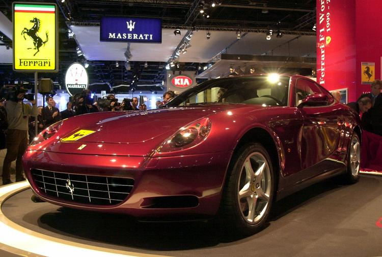 For 21.406.526 kroner kan man købe fire af dem her - en  Ferrari 612 - og stadig have små to millioner til benzinen. 