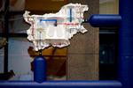 Bulgarien er i kunstværket afbilledet ved en række stå-lokummer. Nu åbner kunstnerne bag 'Entropa' for, at Bulgarien-figuren kan fjernes fra værket. 