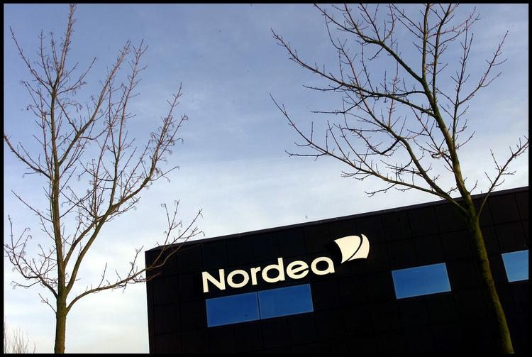 Nordea er en af de banker, som endnu ikke har ladet Nationalbankens rentenedsættelse komme kunderne til gode. 