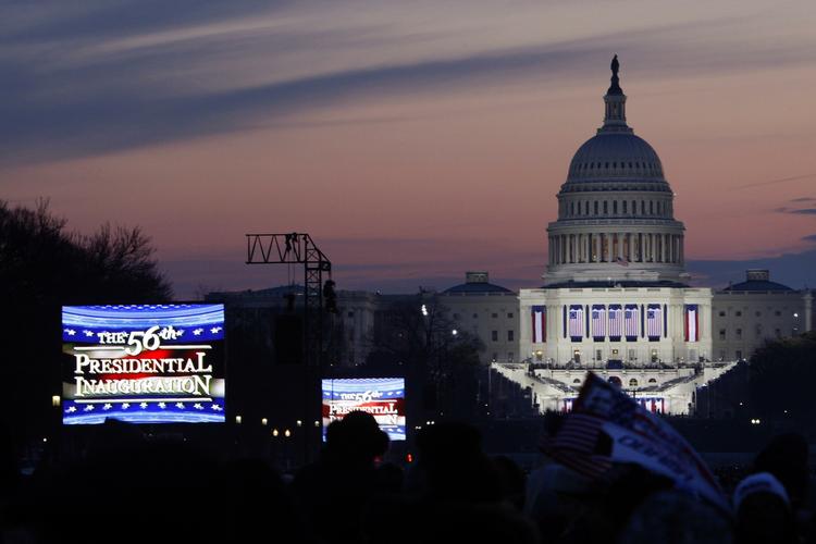 Sikkerheden er helt i top forud for Barack Obamas indsættelse som USA's nye præsident. Obama er USA's 44. præsident, mens det - som billedet viser - er den 56. præsidentindsættelse, fordi præsidenter tages i ed, hver gang de vælges. 