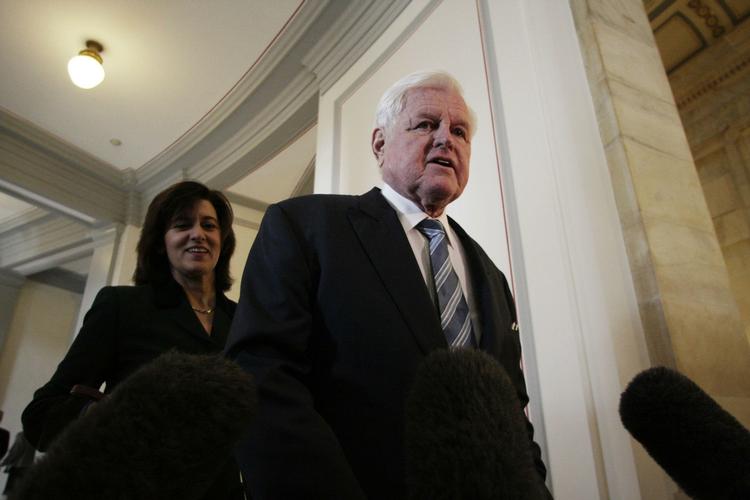 Den demokratiske senator Edward Kennedy sammen med sin hustru, Victorie Reggie Kennedy. 