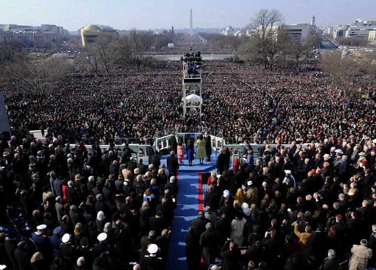 Tusinder og atter tusinder så til, da Barack Obama blev indsat som USA's 44. præsident. 