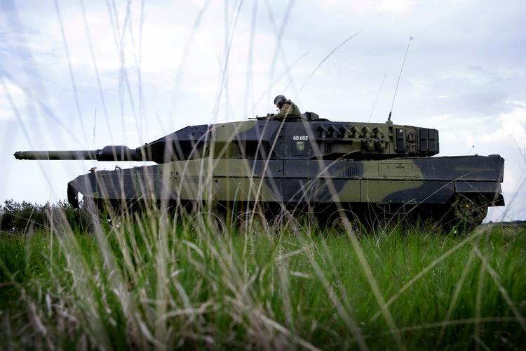 En Leopard i dansk bemaling. Nu skal fem af de store kampvogne til Afghanistan. 
