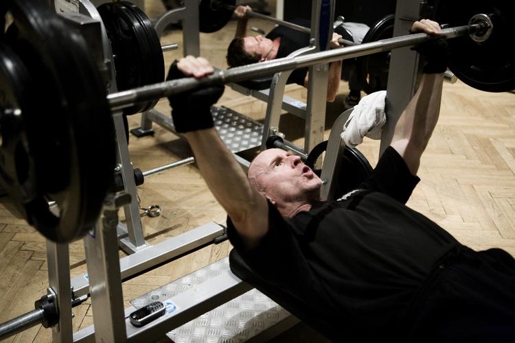 Det kan være en kamp for mange at tage sig sammen til en tur i fitnesscenteret. Arkivfoto. 