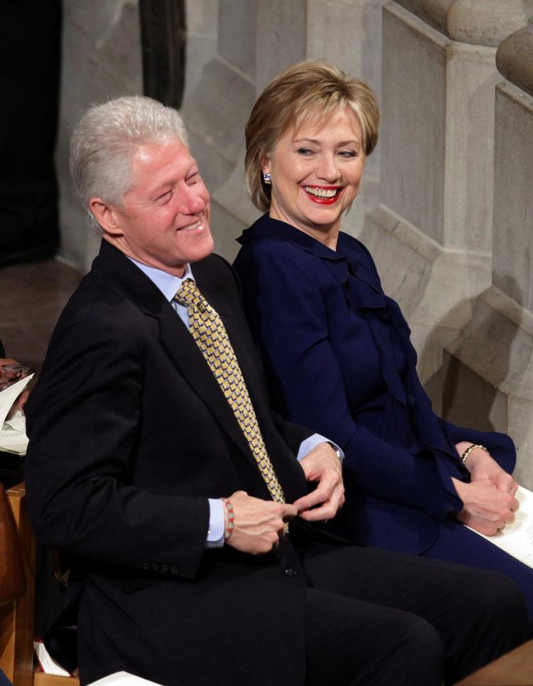 Hilliray og Bill Clinton til en gudstjeneste i anledning af Obamas indsættelse som præsident. Hillary Clinton blev i dag godkendt som udenrigsminister. 