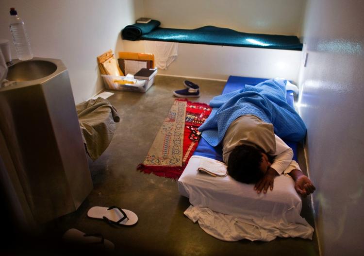 USA's nye præsident har lvoet af lukke Guantanamo-lejren. Oppositionen lægger nu op til, at Danmark skal tage enkelte af fangerne. 