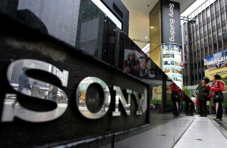 Den økonomiske krise har mindsket folks lyst til at købe tv, radio og tv-udstyr. Det kan mærkes hos Sony i Japan. 