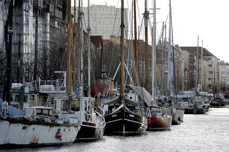 Gamle træskibe fylder Christianshavns Kanal. Arkivfoto. 