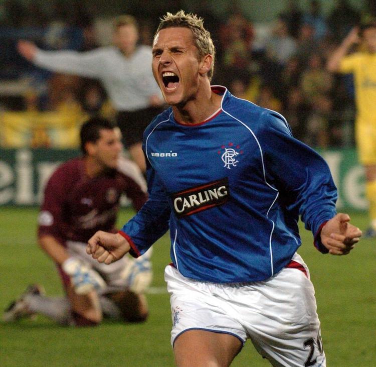 Før det mislykkede ophold i Schalke 04 havde Peter Løvenkrands succes i Glasgow Rangers, nu vender han tilbage til britisk fodbold. 