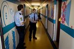 Politiet på Rebæk Søpark Kollegiet, hvor den fem-årige Oliver blev holdt fanget. (Arkivfoto) 