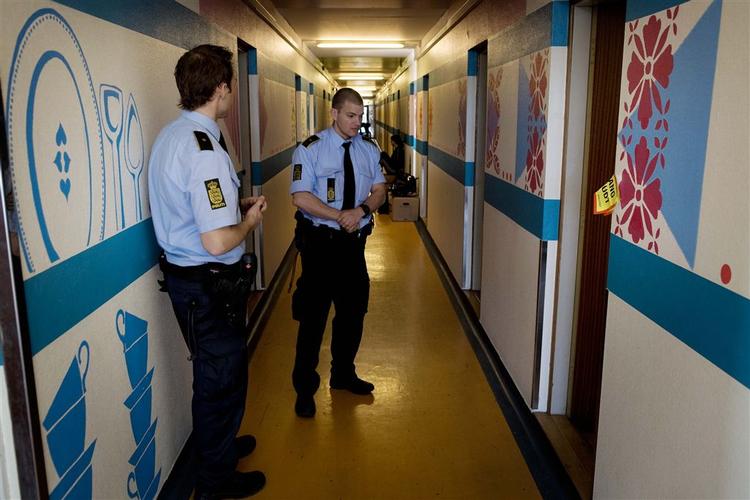 Politiet på Rebæk Søpark Kollegiet, hvor den fem-årige Oliver blev holdt fanget. (Arkivfoto) 