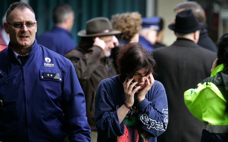Dybt rystede forældre og pårørende på krisecenteret i Dendermonde. 