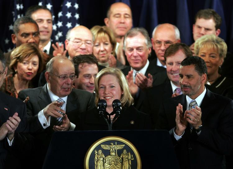 42-årige Kirsten Gillibrand blev i dag udnævnt som Hillary Clintons afløser i Senatet. 
