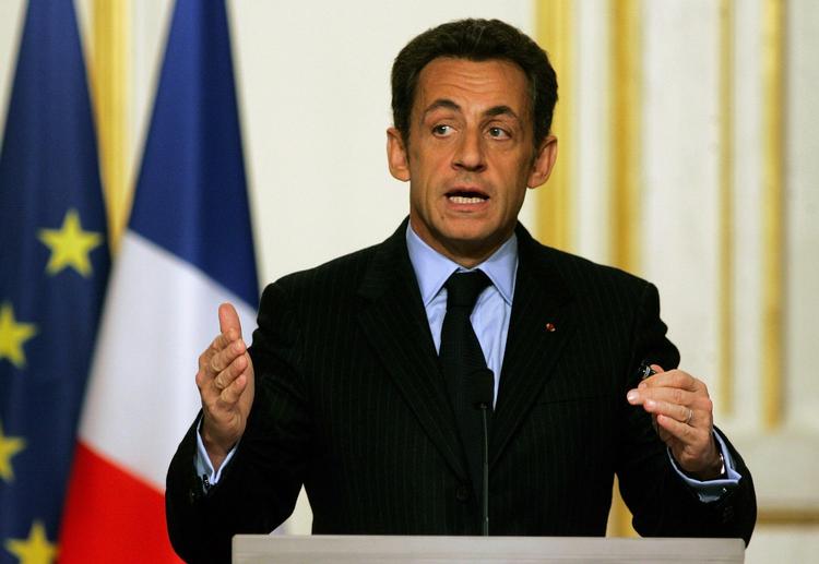 Frankrigs præsident Sarkozy har bedt sine ministre om at etablere et samarbejde med USA og andre europæiske lande om at hindre våbensmugling til Gaza. 