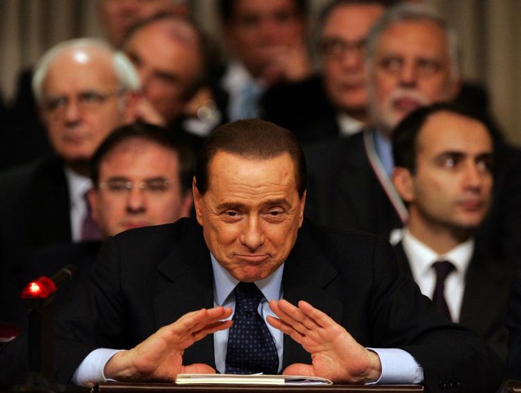 Den italienske premierminister Silvio Berlusconi er kommet galt afsted ved at sige, at de italienske kvinder har brug for militær beskyttelse, fordi de er så smukke. Arkivfoto. 